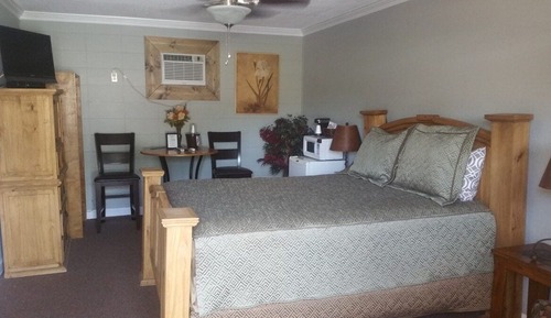 Economy Room