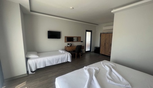 Standard Triple Room, Garden View