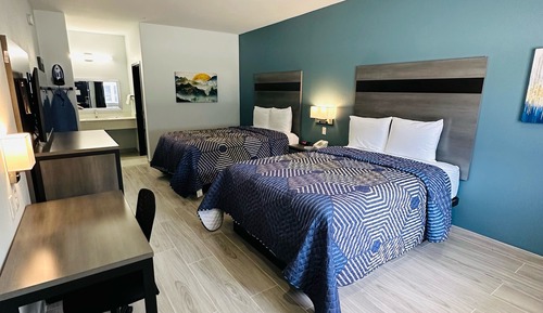 Double Room, 2 Queen Beds, Smoking, Ground Floor