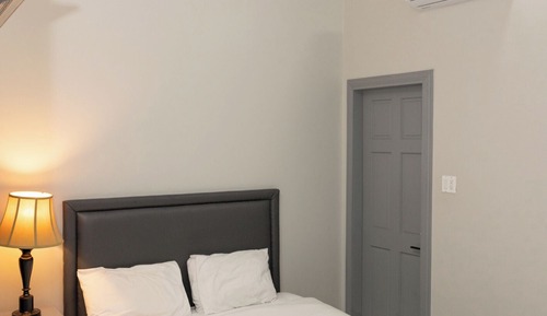 Apt 7 1 Bedroom with window, ground floor