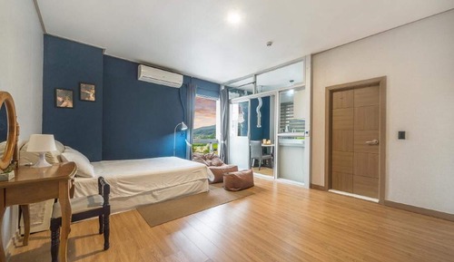 Basic Room, 1 Bedroom (shell)