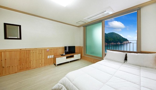 Basic Room, 1 Bedroom (202(ocean view))