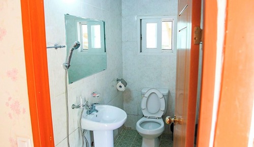 Room (Lily)