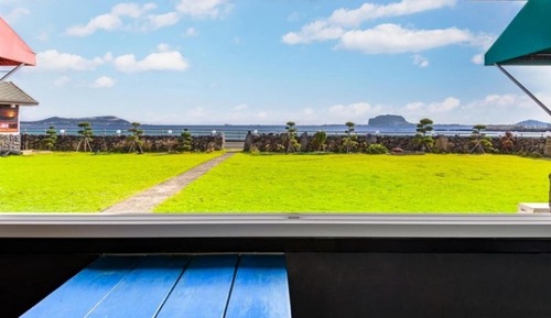 Room (Modern Ocean View (randomly assigned))