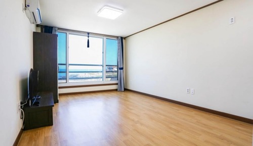 Room (201 Ondol (Unshared House))