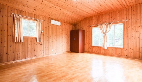 Room (No 1)