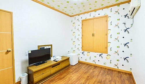 Room (Yellow Room)