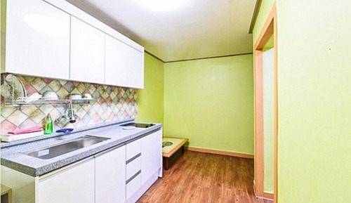 Room (Green room)
