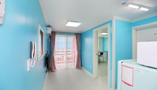 Room (R2-1 [Bed + Living Room (Two Room)])