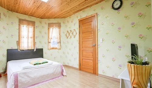 Room (Star)