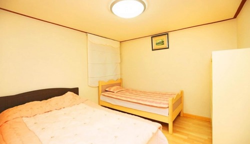 Room (Pine tree)