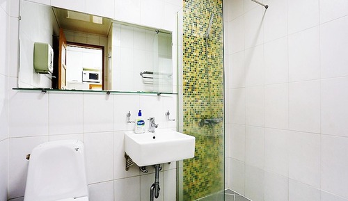 Room (No 101)