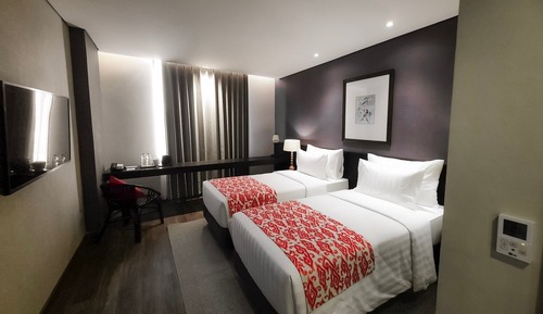 Grand Deluxe Twin Room