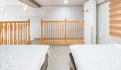 Room (No 101)