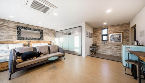 Room (B-203 (2nd floor))