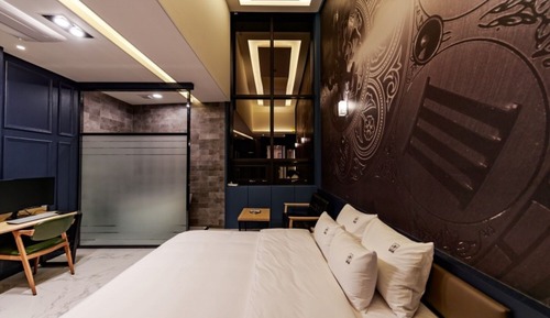 Room (BATH 205)