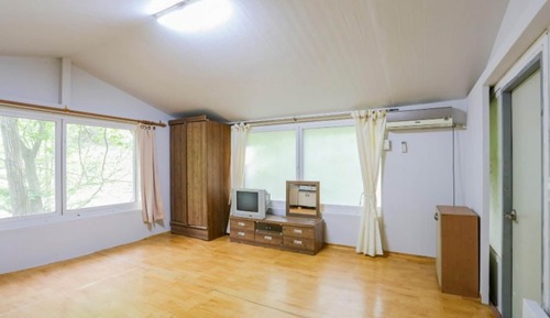 Room (Moon Room)