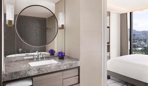Two-Bedroom Executive King Suite with Lake View