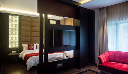 Executive Suite, 1 King Bed, Valley View