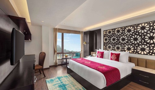 Deluxe Room, Valley View (King)