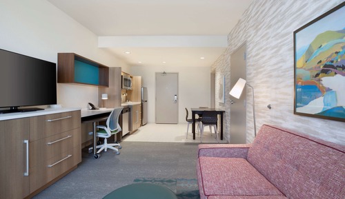 Suite, 1 King Bed, Accessible (Hearing)