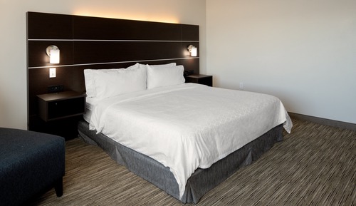 Standard Room, 1 King Bed