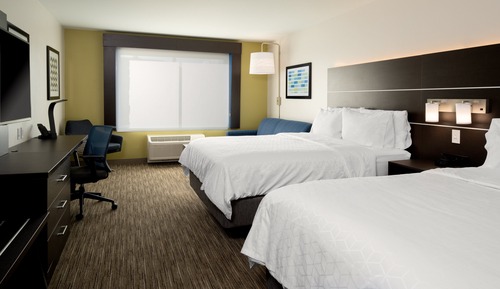 Standard Room, 2 Queen Beds, Accessible Bathtub (Accessible Tub)
