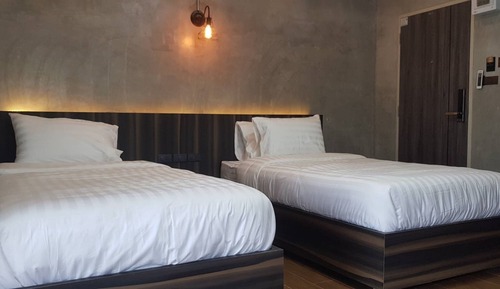 Standard Twin Room