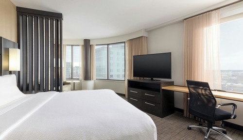 Studio, 1 King Bed with Sofa bed, City View, Corner (City View)