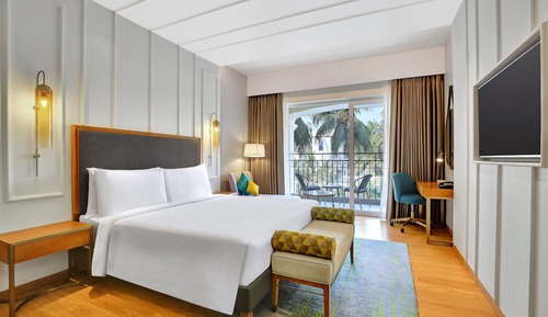 Premium Room, 1 King Bed, Balcony