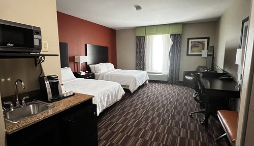 Suite, 2 Queen Beds, Accessible (Comm, Mobility, Roll Shwr)
