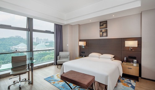 Club Suite, 1 King Bed, City View