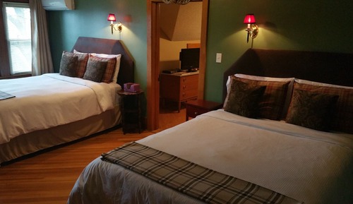 Signature Suite, 2 Queen Beds (The Lodge)