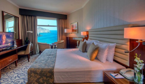 Panoramic Suite Mountain and Sea View