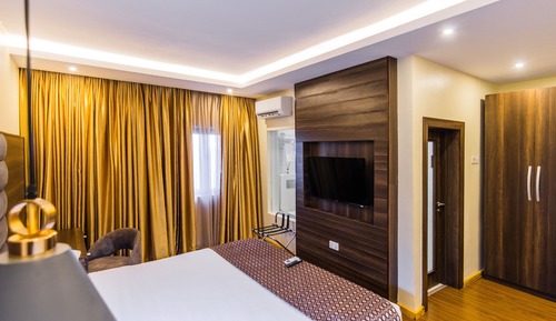 Classic Room, 1 Queen Bed, City View