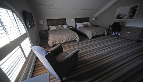 Comfort Room, 2 Queen Beds, Jetted Tub, Garden View