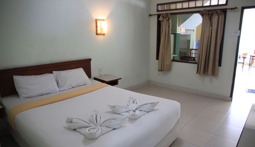 Panoramic Double Room, 1 Queen Bed, Private Bathroom, Lake View