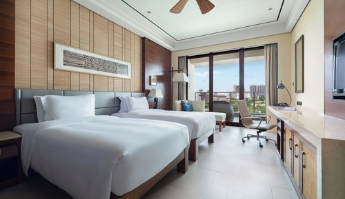 Standard Room, 2 Double Beds, City View (High Floor)