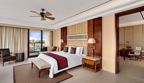 Suite, 2 Bedrooms, Smoking, Club Lounge Access (Bay View)