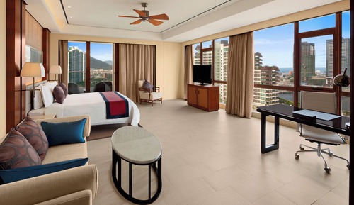Premium Room, 1 King Bed, Smoking, Club Lounge Access (Bay View)