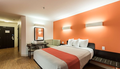 Deluxe Room, 1 King Bed, Non Smoking, Kitchenette