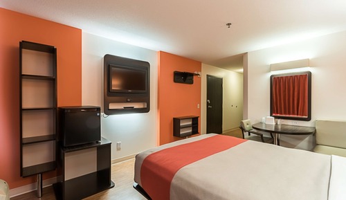 Deluxe Room, 1 Queen Bed, Accessible, Non Smoking