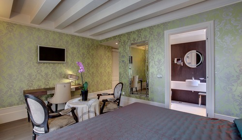 Superior Double or Twin Room, Canal View