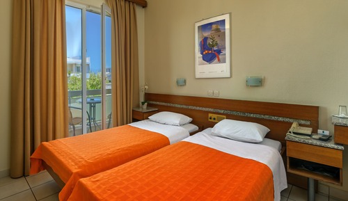 Triple Room