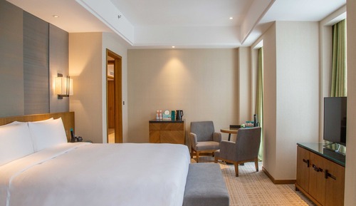 Suite, 1 Bedroom (Atrium View)