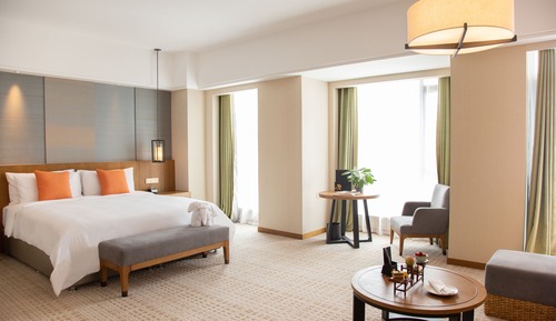 1 King Bed Classic