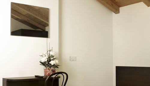 Superior Loft, Poolside