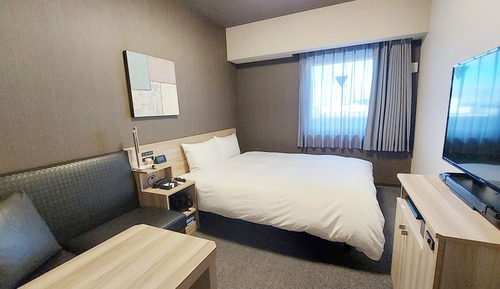 Double Room, Smoking