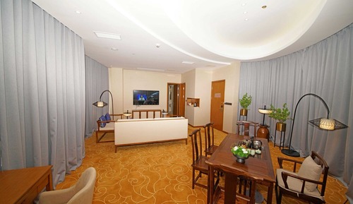 Executive Suite, 1 King Bed, Smoking