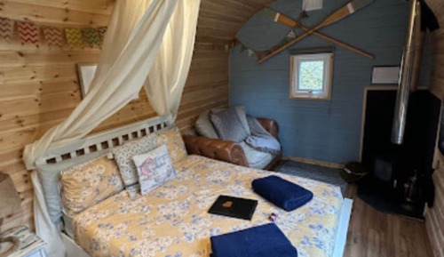 Cabin (Ayr with Hot Tub)